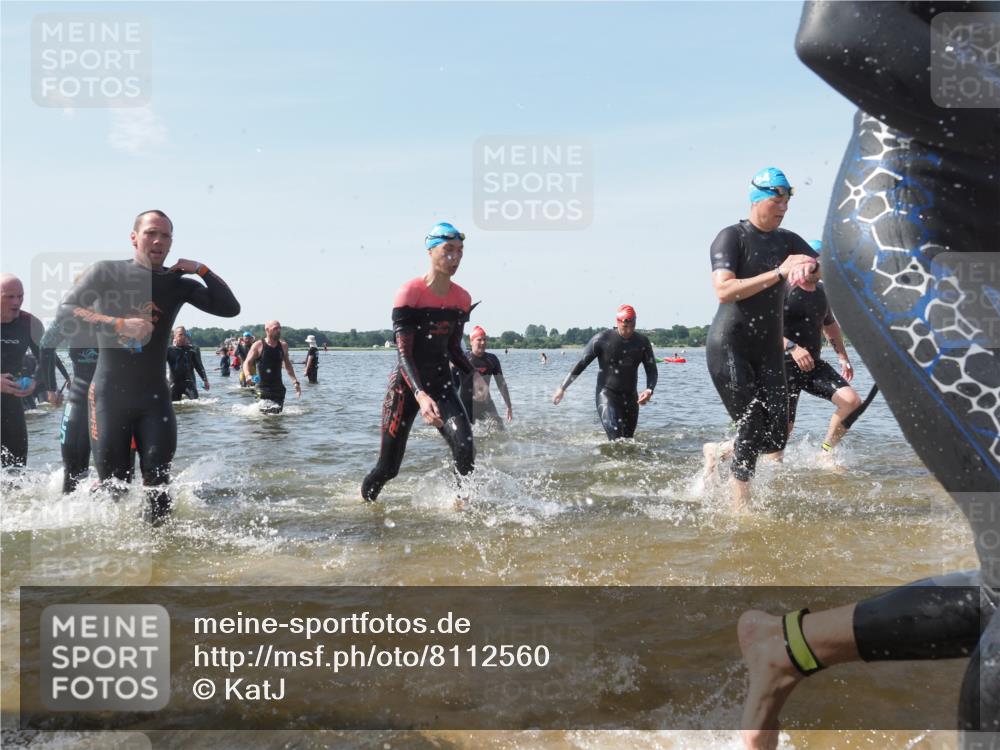 22.06.2025 - Viking Triathlon KatJ http://msf.ph/oto/8112560 22.06.2025 10:40:39 Schwimmen 44, 228, 235, 239, 254, 266, 275, 291, 325, 361, 462, 511, 514, 530, 556, 644, 655, 657 meine-sportfotos.de
