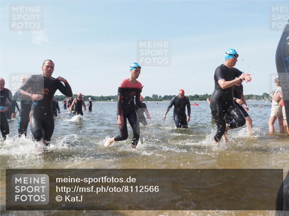 22.06.2025 - Viking Triathlon KatJ http://msf.ph/oto/8112566 22.06.2025 10:40:39 Schwimmen 44, 228, 235, 239, 254, 266, 275, 291, 325, 361, 462, 511, 514, 530, 556, 644, 655, 657 meine-sportfotos.de