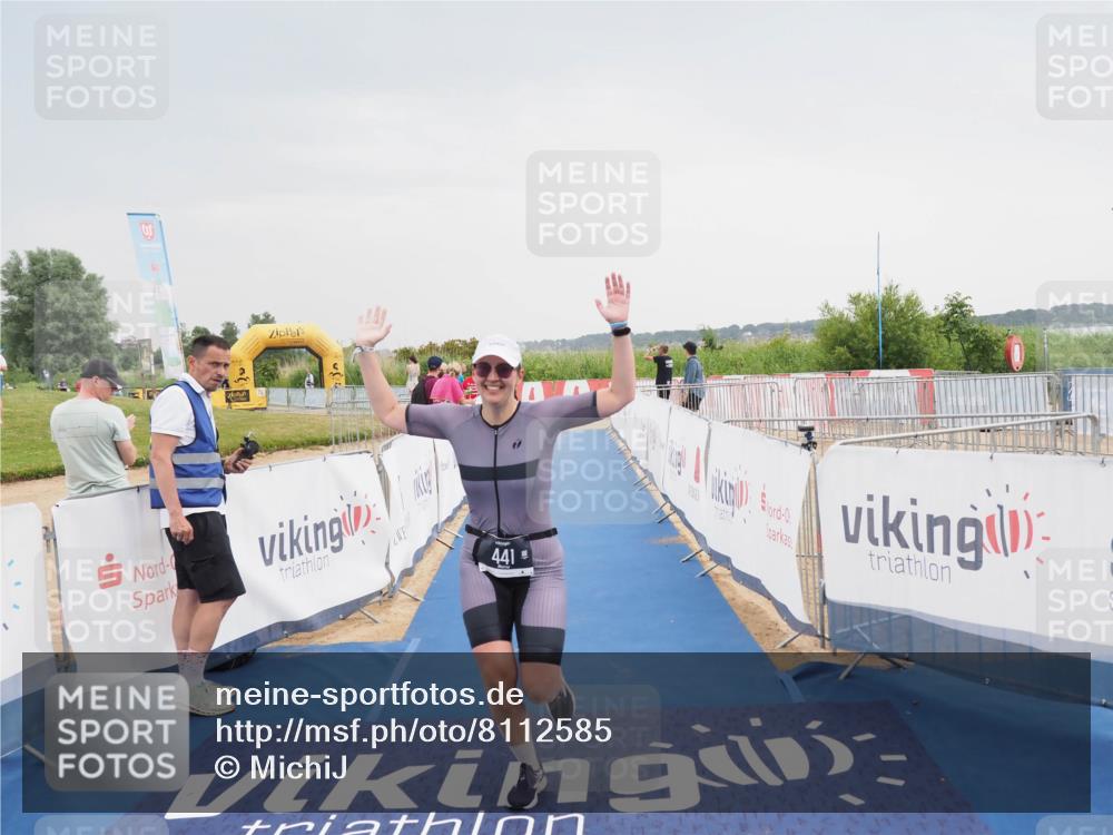 22.06.2025 - Viking Triathlon MichiJ http://msf.ph/oto/8112585 22.06.2025 16:41:27 Ziel 441 meine-sportfotos.de