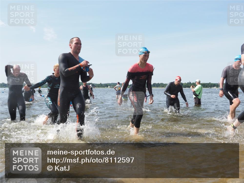 22.06.2025 - Viking Triathlon KatJ http://msf.ph/oto/8112597 22.06.2025 10:40:40 Schwimmen 44, 228, 235, 239, 254, 266, 275, 291, 325, 361, 462, 514, 530, 556, 644, 655, 657 meine-sportfotos.de