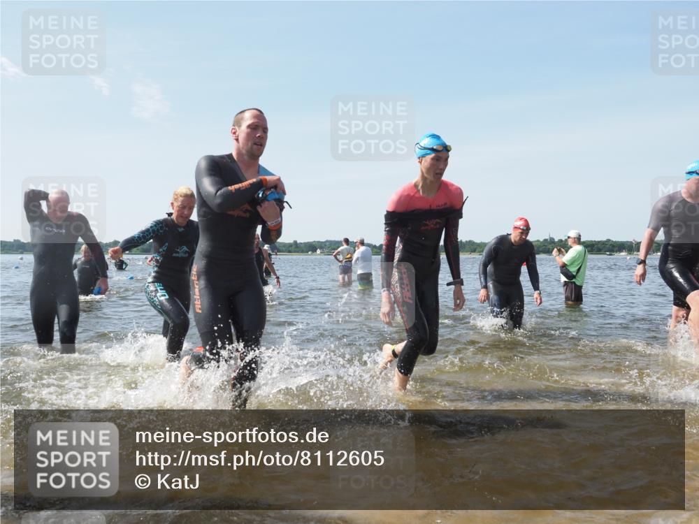 22.06.2025 - Viking Triathlon KatJ http://msf.ph/oto/8112605 22.06.2025 10:40:40 Schwimmen 44, 228, 235, 239, 254, 266, 275, 291, 325, 361, 462, 514, 530, 556, 644, 655, 657 meine-sportfotos.de
