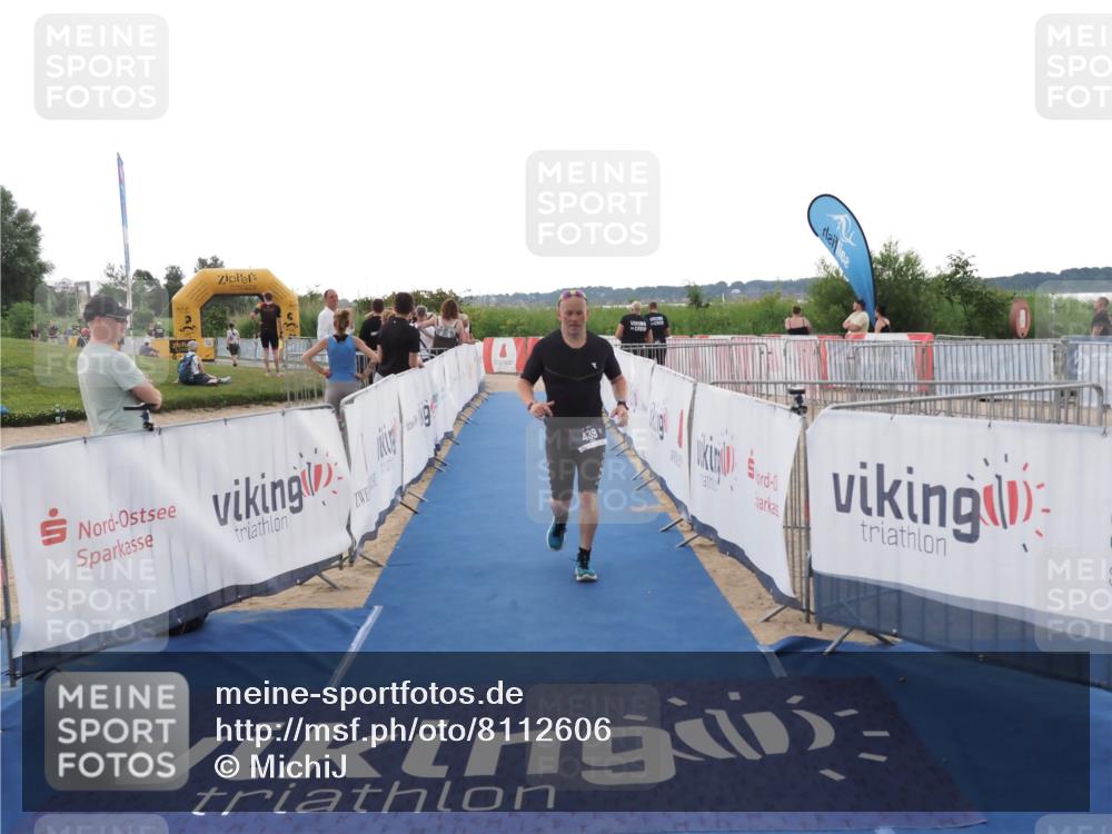 22.06.2025 - Viking Triathlon MichiJ http://msf.ph/oto/8112606 22.06.2025 16:25:23 Ziel 439 meine-sportfotos.de