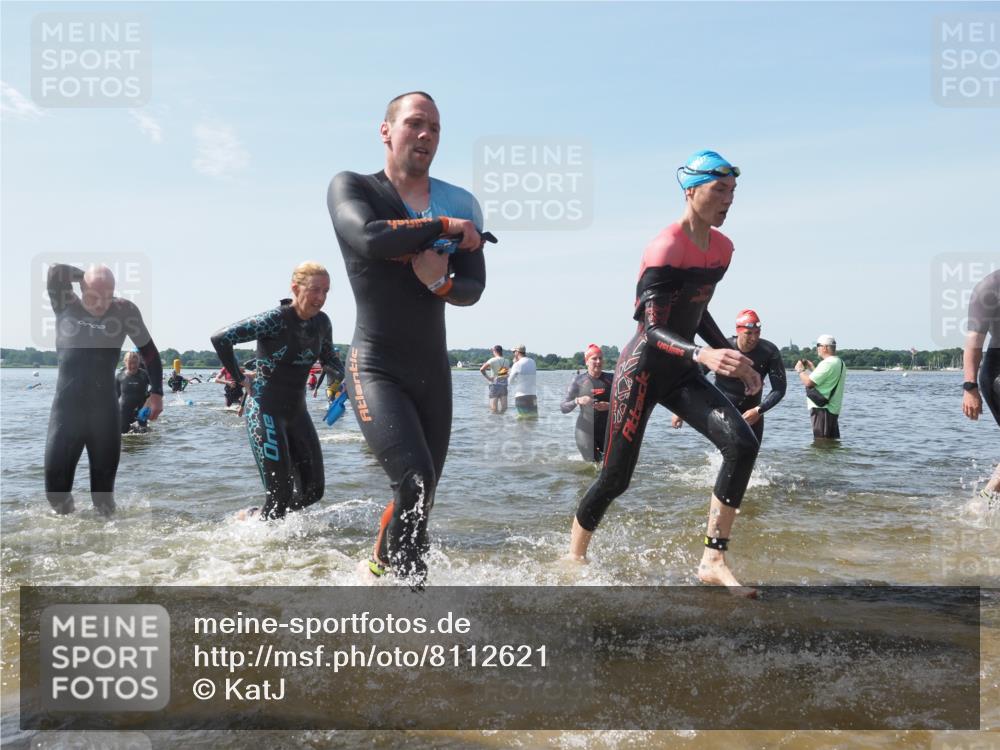 22.06.2025 - Viking Triathlon KatJ http://msf.ph/oto/8112621 22.06.2025 10:40:40 Schwimmen 44, 228, 235, 239, 254, 266, 275, 291, 325, 361, 462, 514, 530, 556, 644, 655, 657 meine-sportfotos.de
