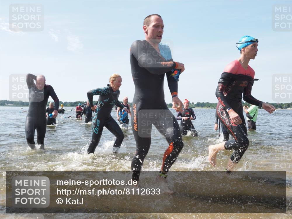 22.06.2025 - Viking Triathlon KatJ http://msf.ph/oto/8112633 22.06.2025 10:40:40 Schwimmen 44, 228, 235, 239, 254, 266, 275, 291, 325, 361, 462, 514, 530, 556, 644, 655, 657 meine-sportfotos.de
