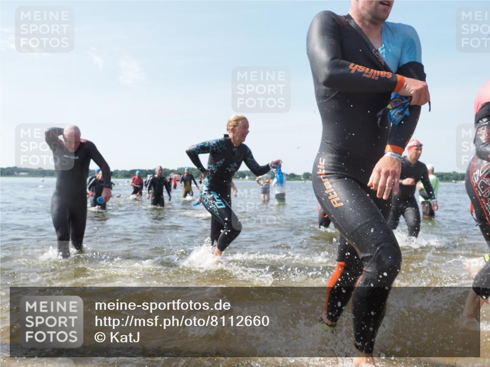 22.06.2025 - Viking Triathlon KatJ http://msf.ph/oto/8112660 22.06.2025 10:40:41 Schwimmen 44, 59, 228, 235, 239, 266, 275, 291, 325, 361, 462, 514, 530, 556, 644, 655, 657 meine-sportfotos.de