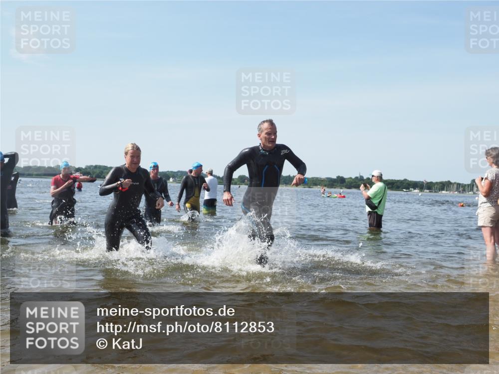 22.06.2025 - Viking Triathlon KatJ http://msf.ph/oto/8112853 22.06.2025 10:40:47 Schwimmen 59, 235, 239, 266, 325, 361, 397, 462, 530, 655, 657 meine-sportfotos.de