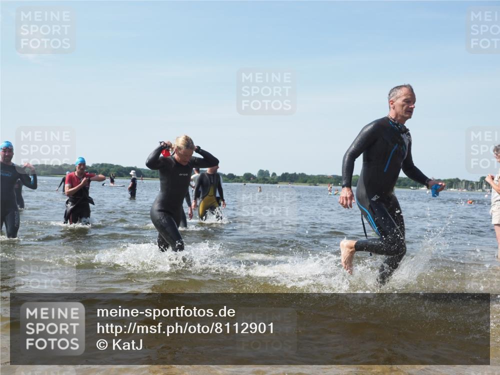 22.06.2025 - Viking Triathlon KatJ http://msf.ph/oto/8112901 22.06.2025 10:40:47 Schwimmen 59, 235, 239, 266, 325, 361, 397, 462, 530, 655, 657 meine-sportfotos.de