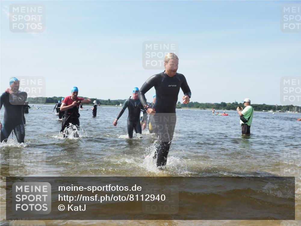 22.06.2025 - Viking Triathlon KatJ http://msf.ph/oto/8112940 22.06.2025 10:40:48 Schwimmen 59, 235, 239, 266, 361, 397, 462, 530, 655 meine-sportfotos.de