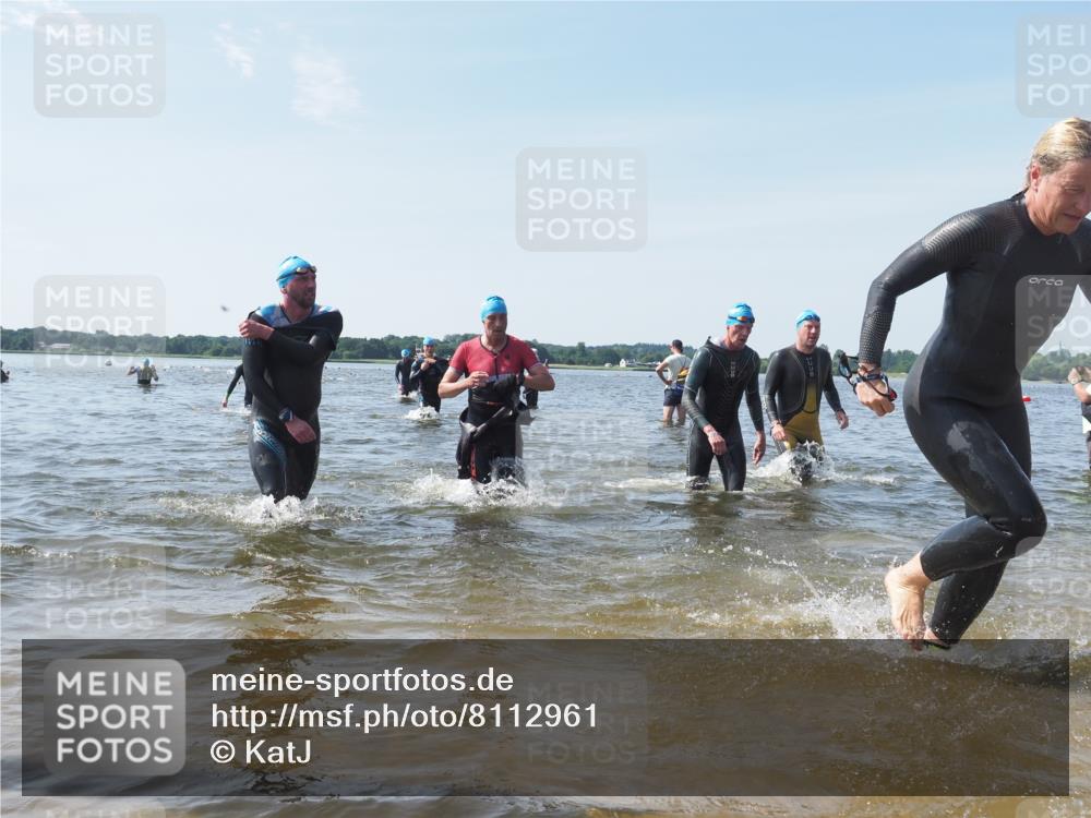 22.06.2025 - Viking Triathlon KatJ http://msf.ph/oto/8112961 22.06.2025 10:40:49 Schwimmen 59, 235, 239, 266, 361, 397, 462, 530, 655 meine-sportfotos.de