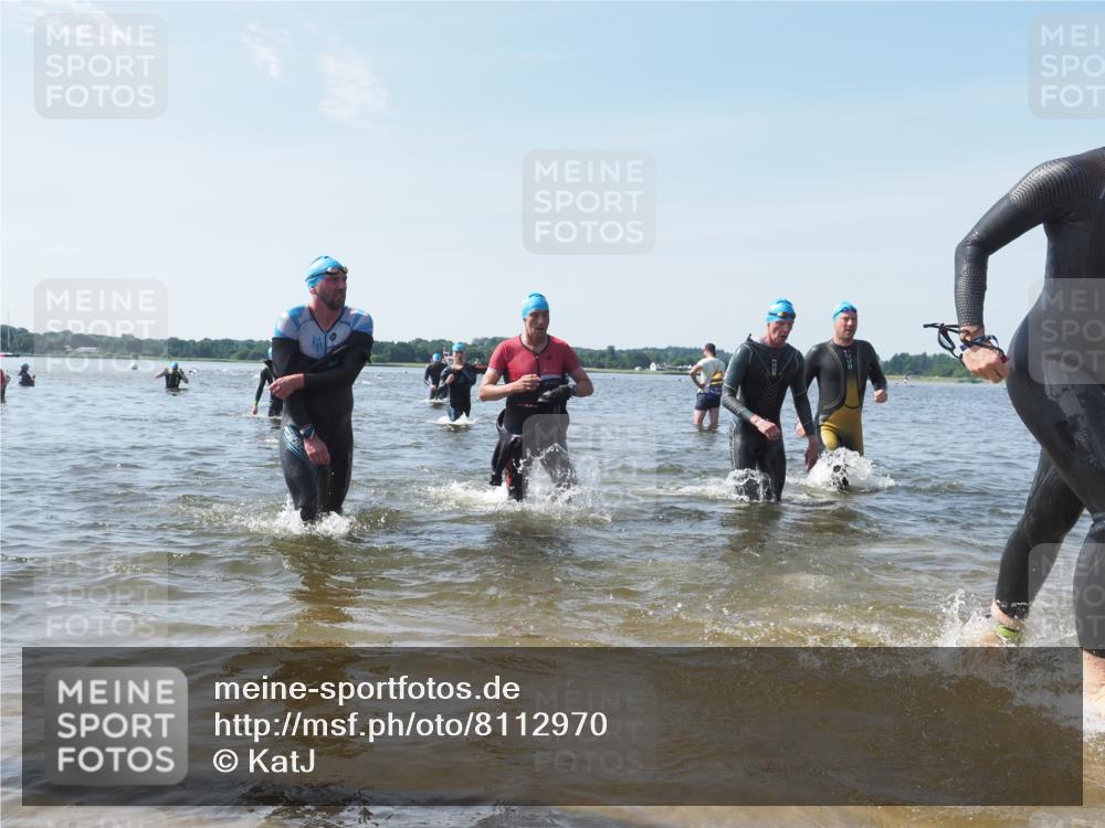 22.06.2025 - Viking Triathlon KatJ http://msf.ph/oto/8112970 22.06.2025 10:40:49 Schwimmen 59, 235, 239, 266, 361, 397, 462, 530, 655 meine-sportfotos.de