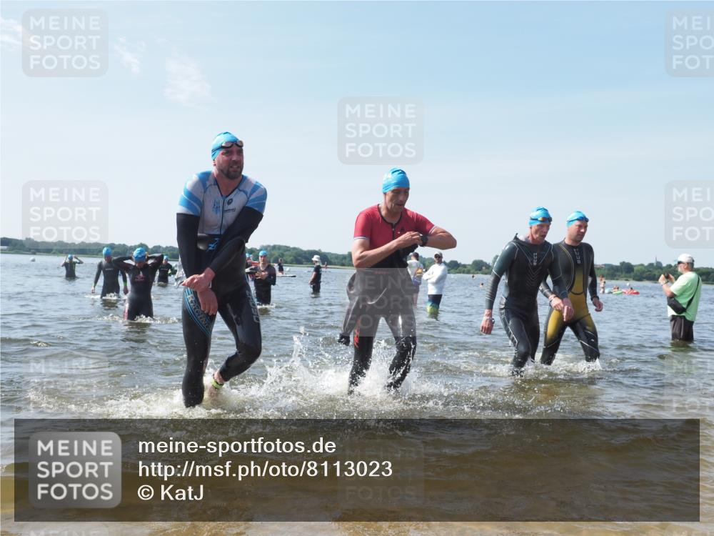 22.06.2025 - Viking Triathlon KatJ http://msf.ph/oto/8113023 22.06.2025 10:40:50 Schwimmen 59, 235, 239, 266, 361, 397, 462, 530, 655 meine-sportfotos.de