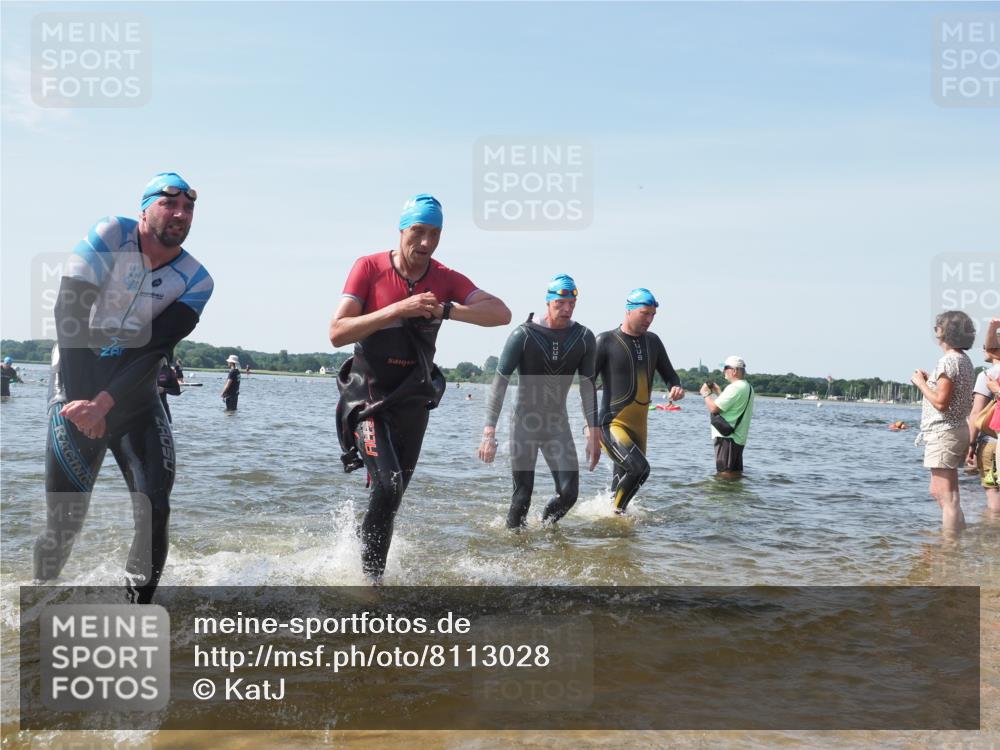 22.06.2025 - Viking Triathlon KatJ http://msf.ph/oto/8113028 22.06.2025 10:40:51 Schwimmen 59, 235, 266, 361, 397, 462, 530, 655 meine-sportfotos.de