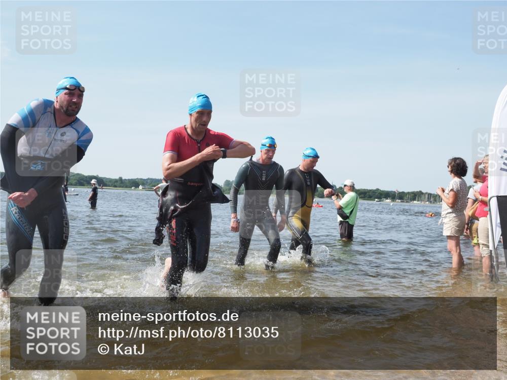 22.06.2025 - Viking Triathlon KatJ http://msf.ph/oto/8113035 22.06.2025 10:40:51 Schwimmen 59, 235, 266, 361, 397, 462, 530, 655 meine-sportfotos.de