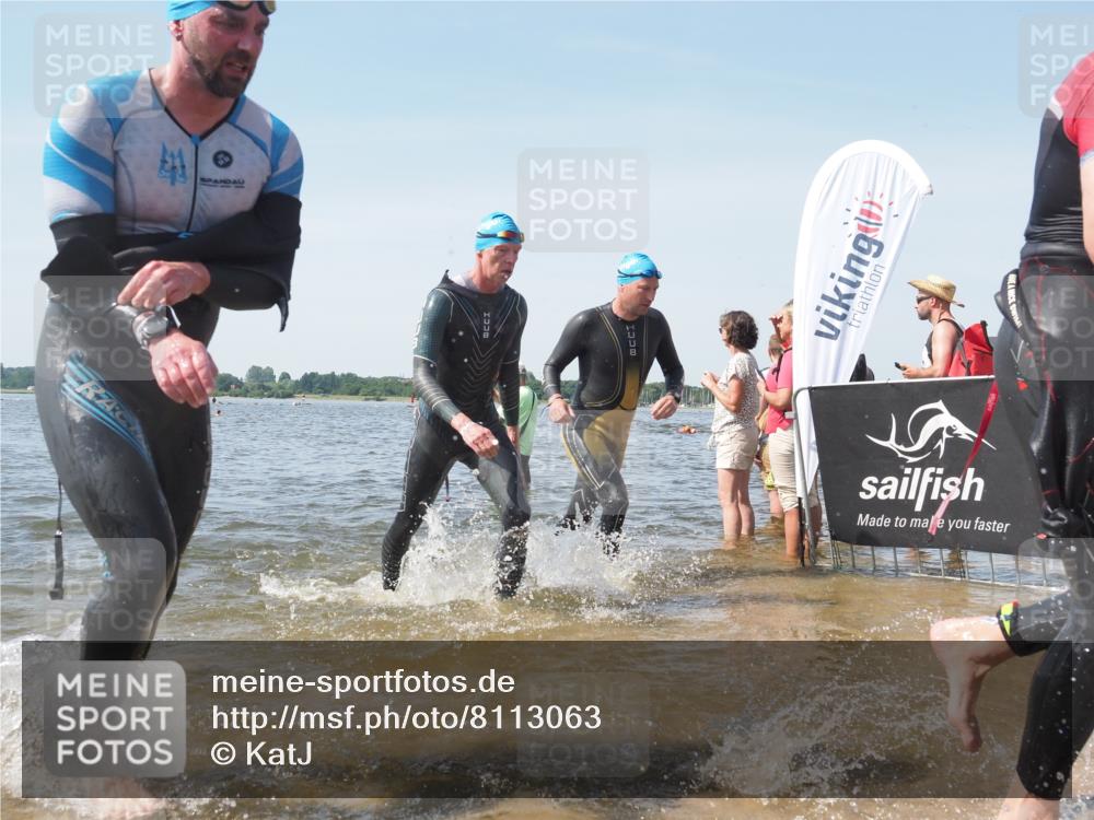 22.06.2025 - Viking Triathlon KatJ http://msf.ph/oto/8113063 22.06.2025 10:40:52 Schwimmen 59, 235, 266, 361, 389, 397, 462, 530 meine-sportfotos.de