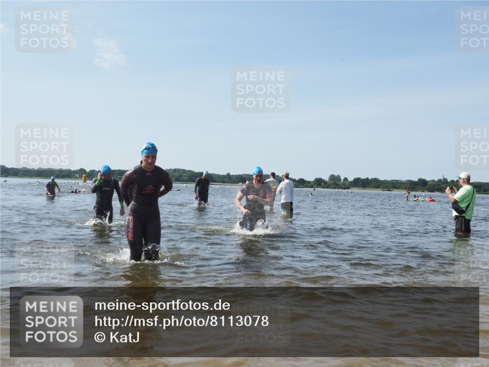 22.06.2025 - Viking Triathlon KatJ http://msf.ph/oto/8113078 22.06.2025 10:40:55 Schwimmen 59, 266, 389, 397, 462, 530 meine-sportfotos.de