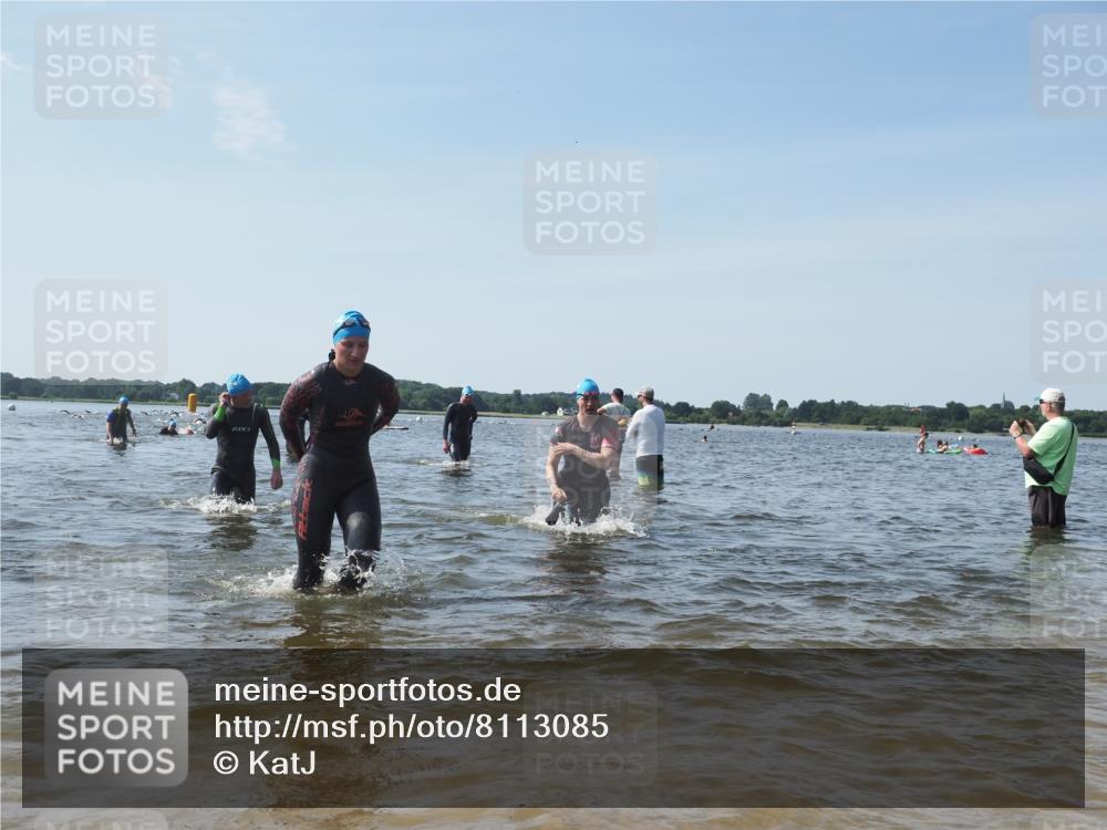22.06.2025 - Viking Triathlon KatJ http://msf.ph/oto/8113085 22.06.2025 10:40:55 Schwimmen 59, 266, 389, 397, 462, 530 meine-sportfotos.de