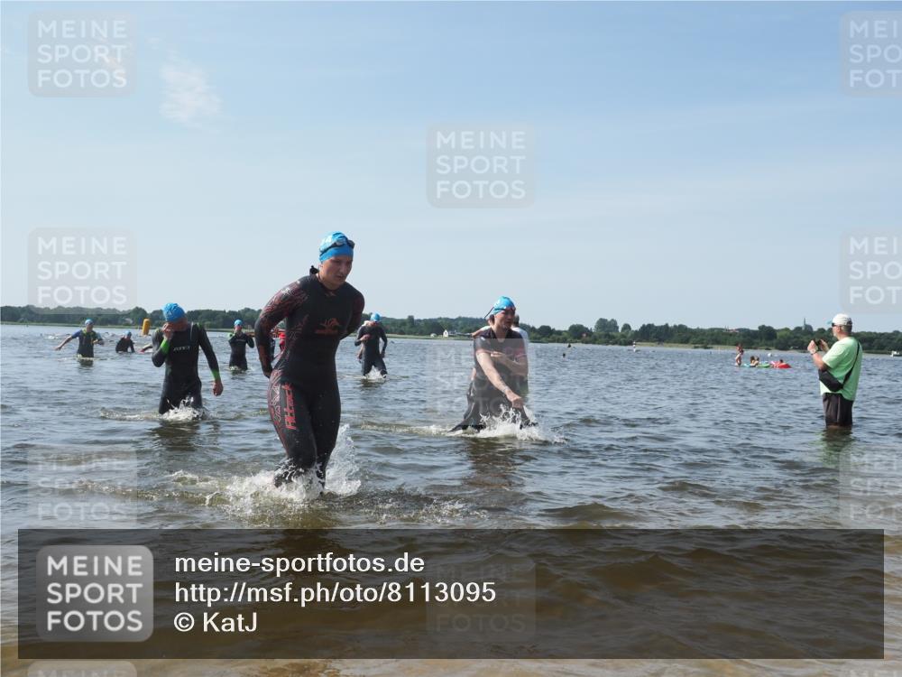 22.06.2025 - Viking Triathlon KatJ http://msf.ph/oto/8113095 22.06.2025 10:40:56 Schwimmen 59, 153, 389, 397, 462, 530 meine-sportfotos.de