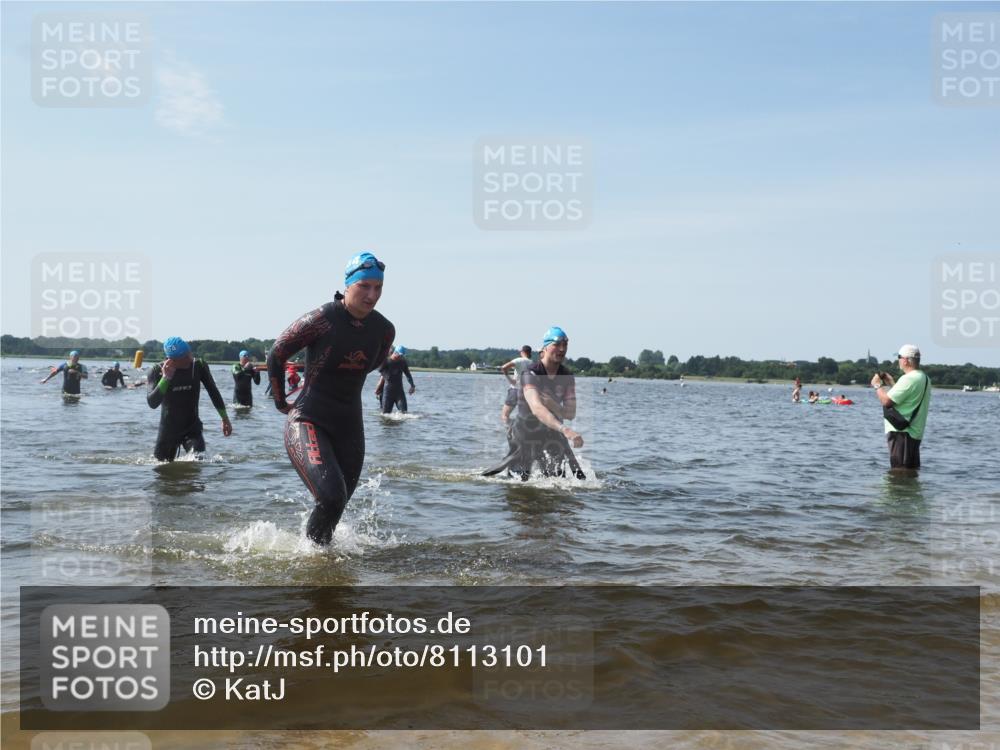 22.06.2025 - Viking Triathlon KatJ http://msf.ph/oto/8113101 22.06.2025 10:40:56 Schwimmen 59, 153, 389, 397, 462, 530 meine-sportfotos.de
