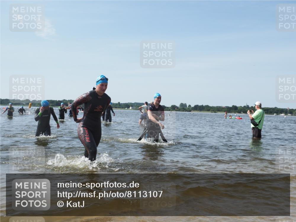 22.06.2025 - Viking Triathlon KatJ http://msf.ph/oto/8113107 22.06.2025 10:40:56 Schwimmen 59, 153, 389, 397, 462, 530 meine-sportfotos.de