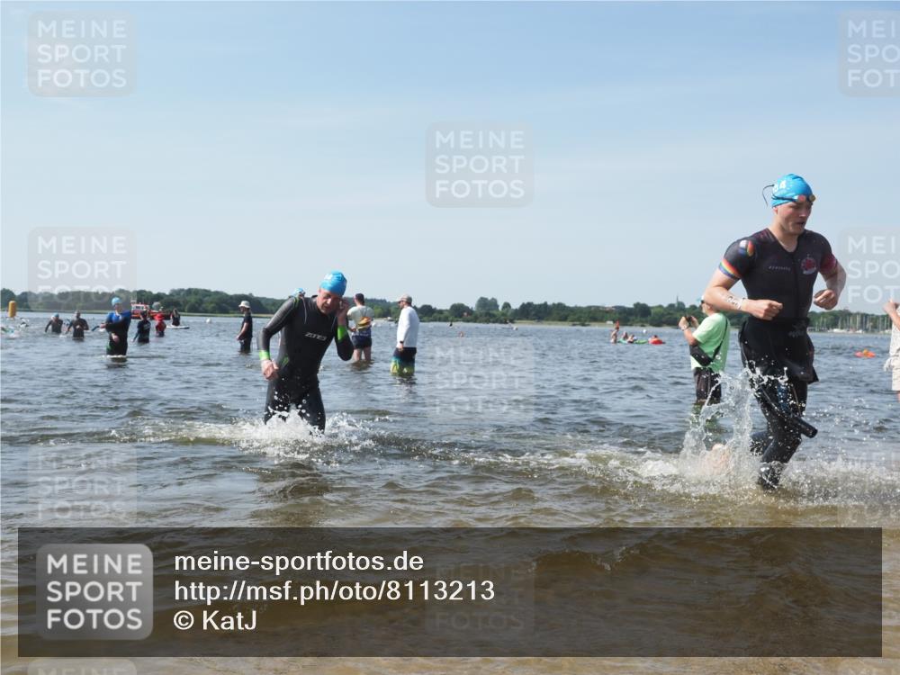 22.06.2025 - Viking Triathlon KatJ http://msf.ph/oto/8113213 22.06.2025 10:40:59 Schwimmen 59, 153, 389, 397, 496, 530 meine-sportfotos.de
