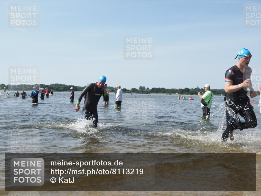 22.06.2025 - Viking Triathlon KatJ http://msf.ph/oto/8113219 22.06.2025 10:40:59 Schwimmen 59, 153, 389, 397, 496, 530 meine-sportfotos.de