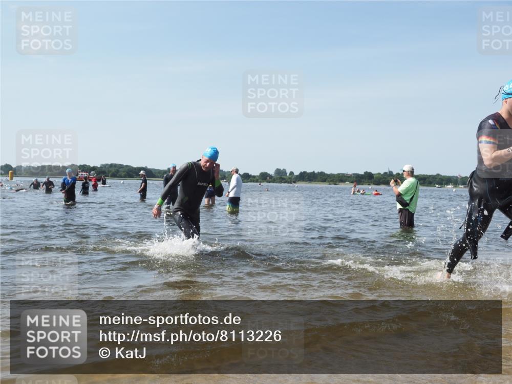22.06.2025 - Viking Triathlon KatJ http://msf.ph/oto/8113226 22.06.2025 10:40:59 Schwimmen 59, 153, 389, 397, 496, 530 meine-sportfotos.de