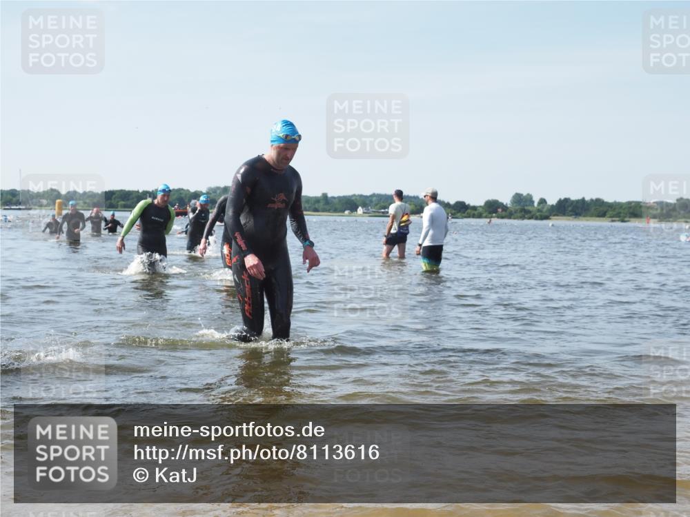 22.06.2025 - Viking Triathlon KatJ http://msf.ph/oto/8113616 22.06.2025 10:41:24 Schwimmen 54, 94, 376, 390, 505, 631 meine-sportfotos.de