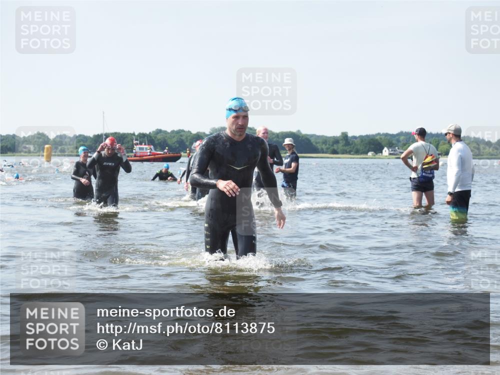 22.06.2025 - Viking Triathlon KatJ http://msf.ph/oto/8113875 22.06.2025 10:41:38 Schwimmen 54, 58, 142, 194, 220, 505, 625, 629 meine-sportfotos.de