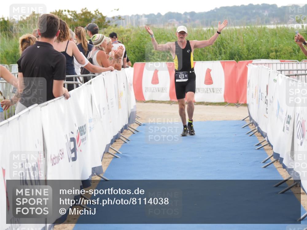 22.06.2025 - Viking Triathlon MichiJ http://msf.ph/oto/8114038 22.06.2025 16:26:08 Ziel 423 meine-sportfotos.de