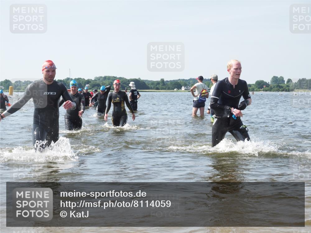 22.06.2025 - Viking Triathlon KatJ http://msf.ph/oto/8114059 22.06.2025 10:41:46 Schwimmen 58, 142, 194, 220, 221, 625, 629 meine-sportfotos.de