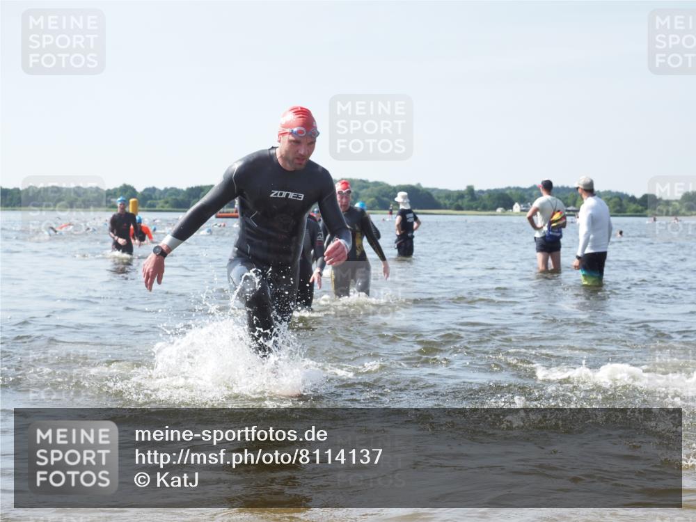 22.06.2025 - Viking Triathlon KatJ http://msf.ph/oto/8114137 22.06.2025 10:41:47 Schwimmen 58, 142, 194, 220, 221, 625, 629 meine-sportfotos.de