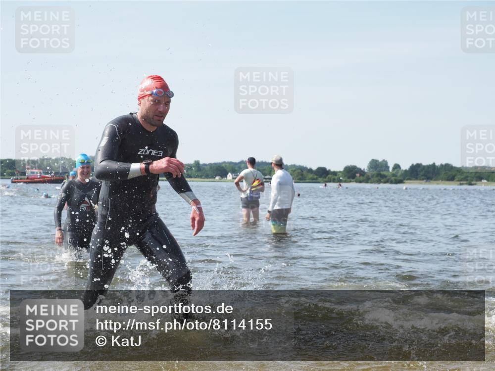 22.06.2025 - Viking Triathlon KatJ http://msf.ph/oto/8114155 22.06.2025 10:41:48 Schwimmen 58, 142, 194, 220, 221, 625, 629 meine-sportfotos.de