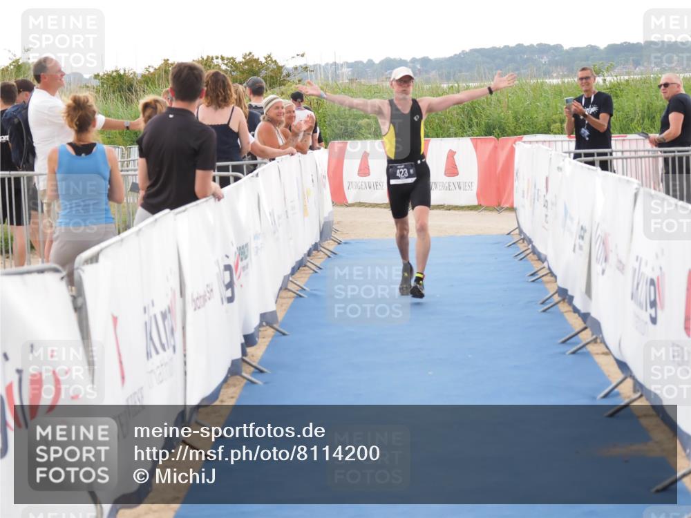 22.06.2025 - Viking Triathlon MichiJ http://msf.ph/oto/8114200 22.06.2025 16:26:10 Ziel 423 meine-sportfotos.de