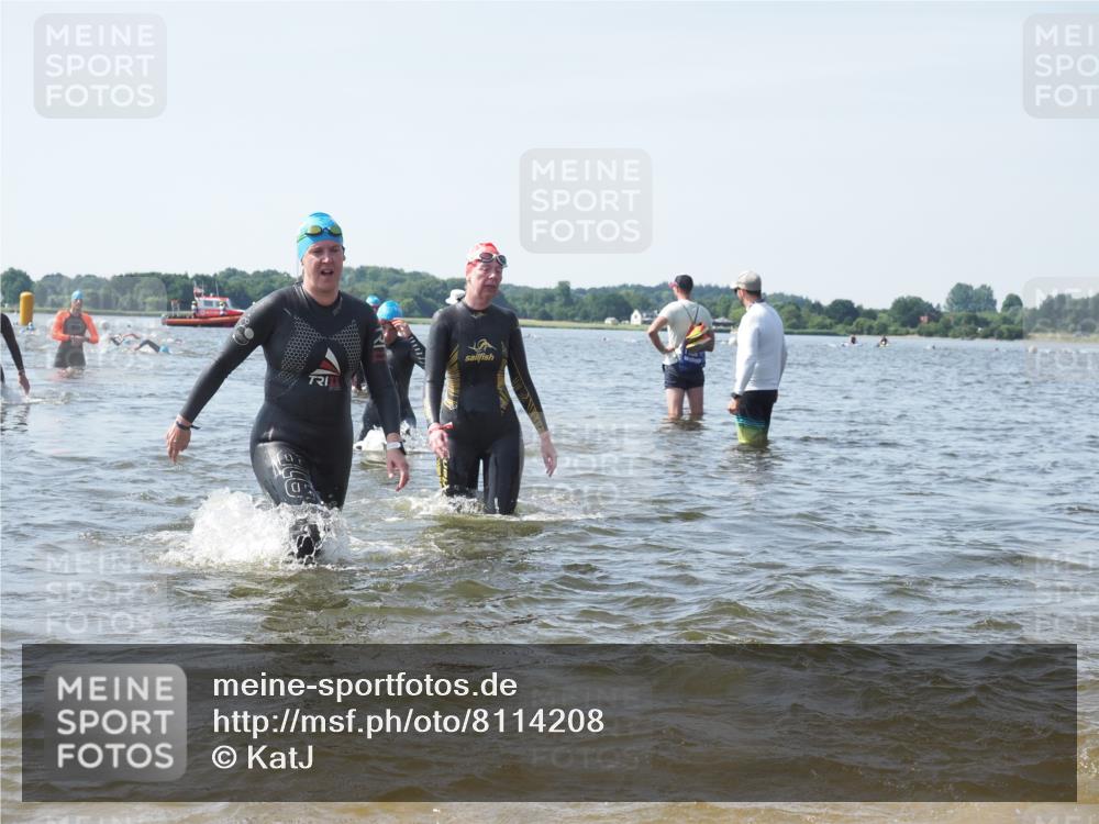 22.06.2025 - Viking Triathlon KatJ http://msf.ph/oto/8114208 22.06.2025 10:41:50 Schwimmen 58, 142, 194, 199, 221, 625, 629 meine-sportfotos.de