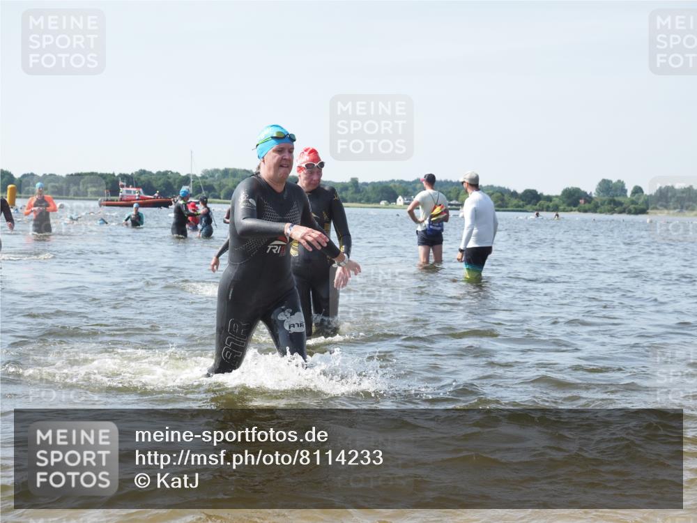 22.06.2025 - Viking Triathlon KatJ http://msf.ph/oto/8114233 22.06.2025 10:41:51 Schwimmen 58, 142, 194, 199, 221, 625, 629 meine-sportfotos.de