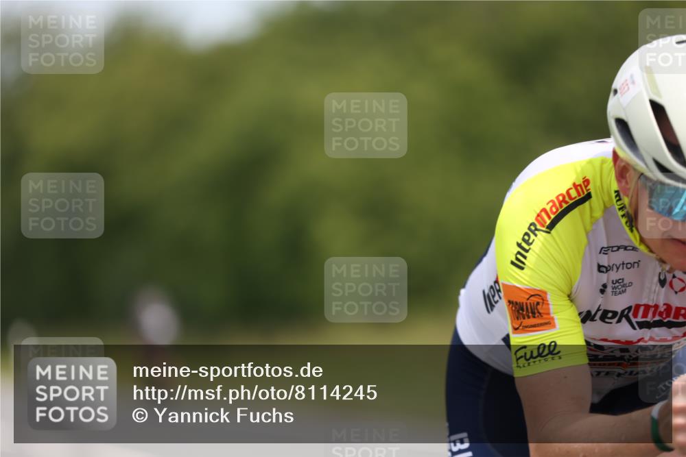 22.06.2025 - Viking Triathlon Yannick Fuchs http://msf.ph/oto/8114245 22.06.2025 12:15:51 Radfahren 41, 242, 370, 657 meine-sportfotos.de