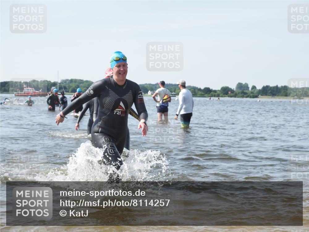 22.06.2025 - Viking Triathlon KatJ http://msf.ph/oto/8114257 22.06.2025 10:41:51 Schwimmen 58, 142, 194, 199, 221, 625, 629 meine-sportfotos.de