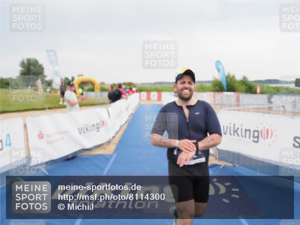 22.06.2025 - Viking Triathlon MichiJ http://msf.ph/oto/8114300 22.06.2025 16:45:01 Ziel 402 meine-sportfotos.de