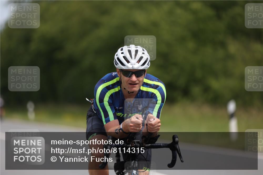 22.06.2025 - Viking Triathlon Yannick Fuchs http://msf.ph/oto/8114315 22.06.2025 12:15:55 Radfahren 41, 229, 242, 284, 370, 530, 657 meine-sportfotos.de