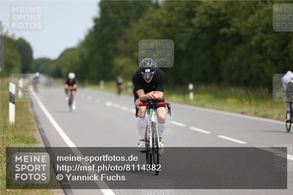 22.06.2025 - Viking Triathlon Yannick Fuchs http://msf.ph/oto/8114382 22.06.2025 12:15:59 Radfahren 41, 132, 229, 271, 284, 294, 370, 486, 510, 530 meine-sportfotos.de