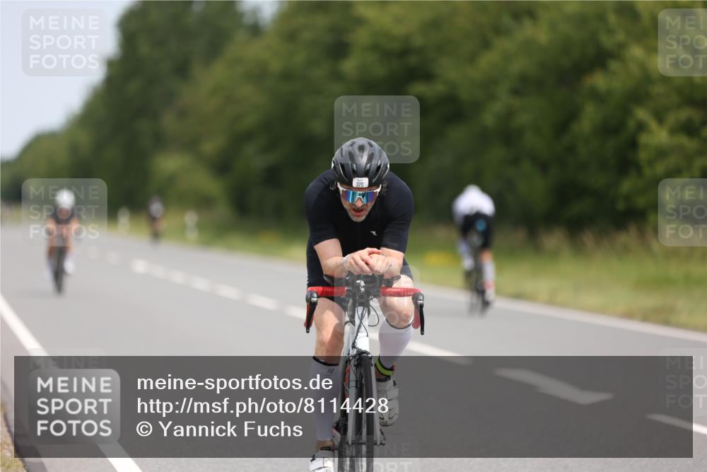 22.06.2025 - Viking Triathlon Yannick Fuchs http://msf.ph/oto/8114428 22.06.2025 12:15:59 Radfahren 41, 132, 229, 271, 284, 294, 370, 486, 510, 530 meine-sportfotos.de