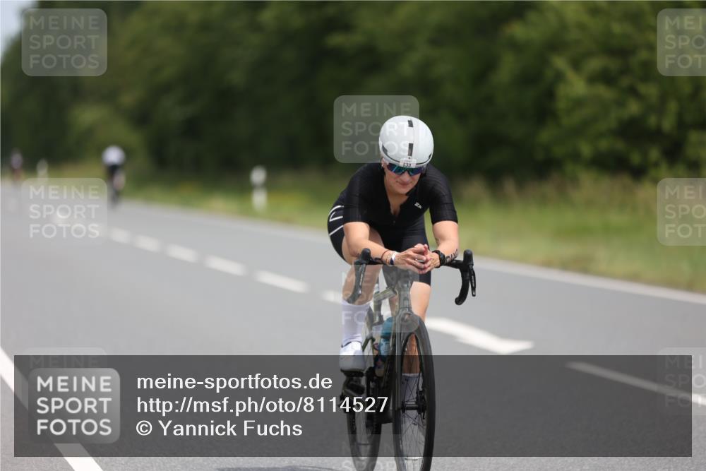 22.06.2025 - Viking Triathlon Yannick Fuchs http://msf.ph/oto/8114527 22.06.2025 12:16:04 Radfahren 95, 132, 229, 271, 284, 294, 359, 370, 486, 510, 530 meine-sportfotos.de