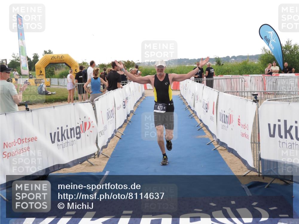 22.06.2025 - Viking Triathlon MichiJ http://msf.ph/oto/8114637 22.06.2025 16:26:13 Ziel 423 meine-sportfotos.de