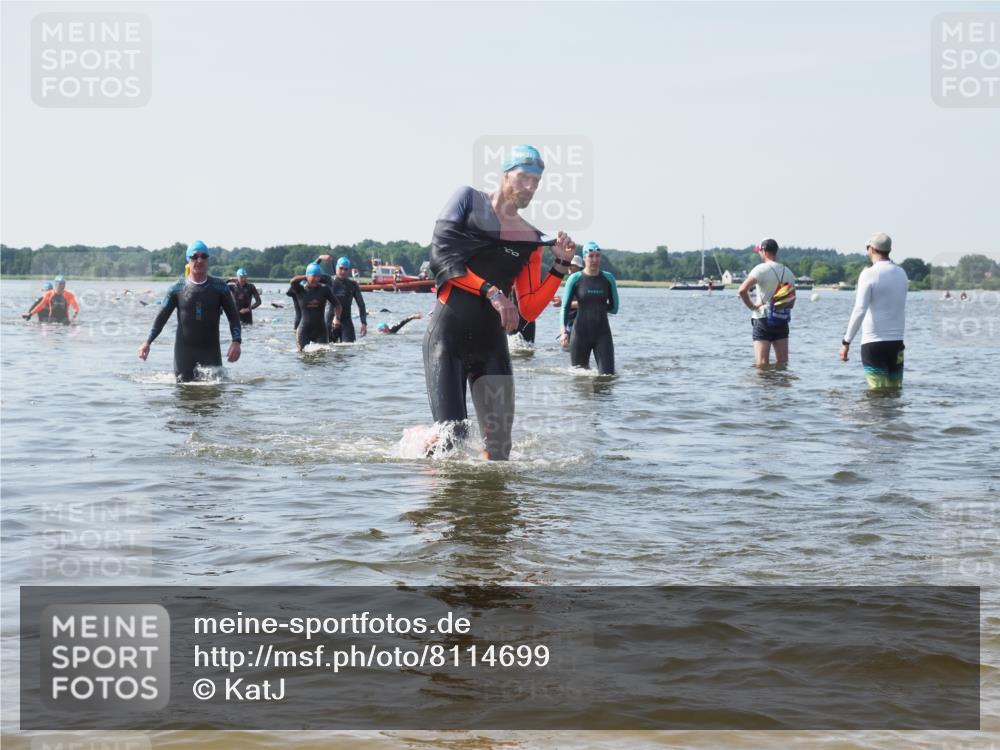 22.06.2025 - Viking Triathlon KatJ http://msf.ph/oto/8114699 22.06.2025 10:42:12 Schwimmen 16, 78, 159, 281, 290, 326, 460, 465 meine-sportfotos.de