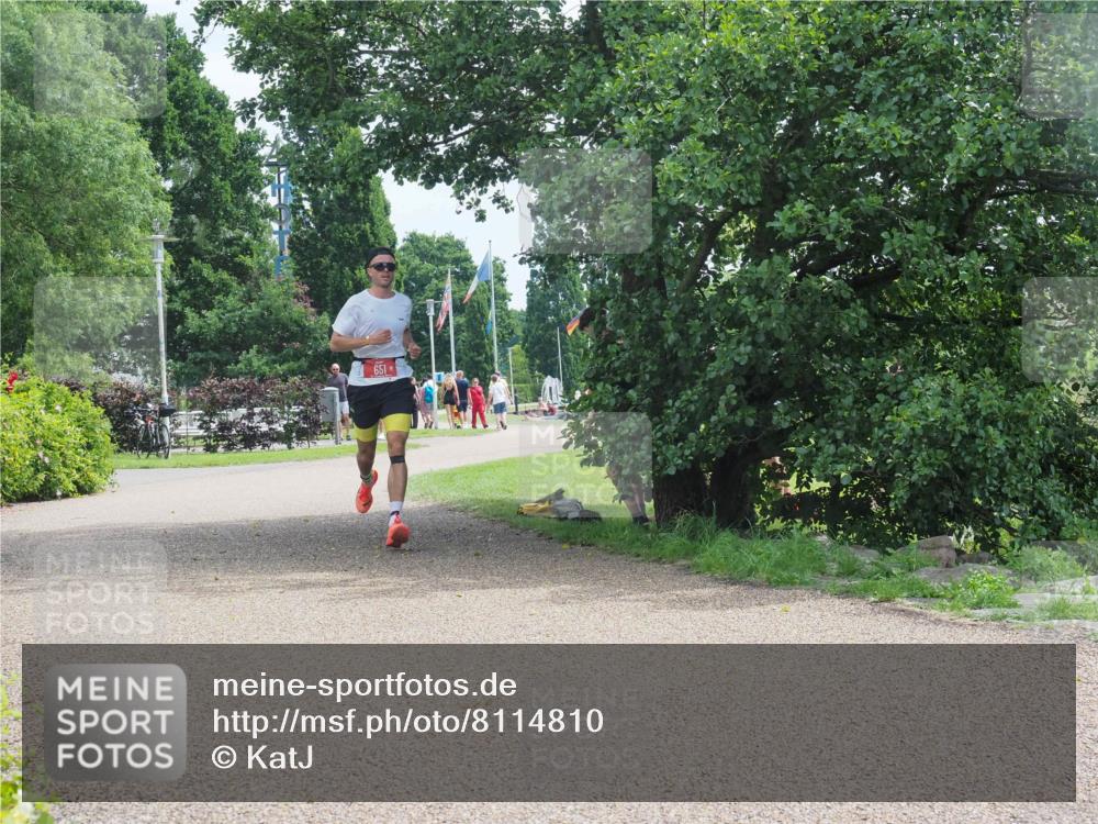 22.06.2025 - Viking Triathlon KatJ http://msf.ph/oto/8114810 22.06.2025 12:52:38 Laufen 651 meine-sportfotos.de