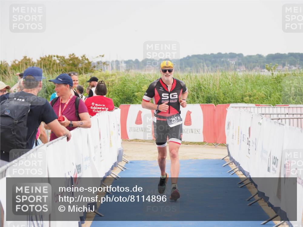 22.06.2025 - Viking Triathlon MichiJ http://msf.ph/oto/8114896 22.06.2025 16:46:36 Ziel 292 meine-sportfotos.de