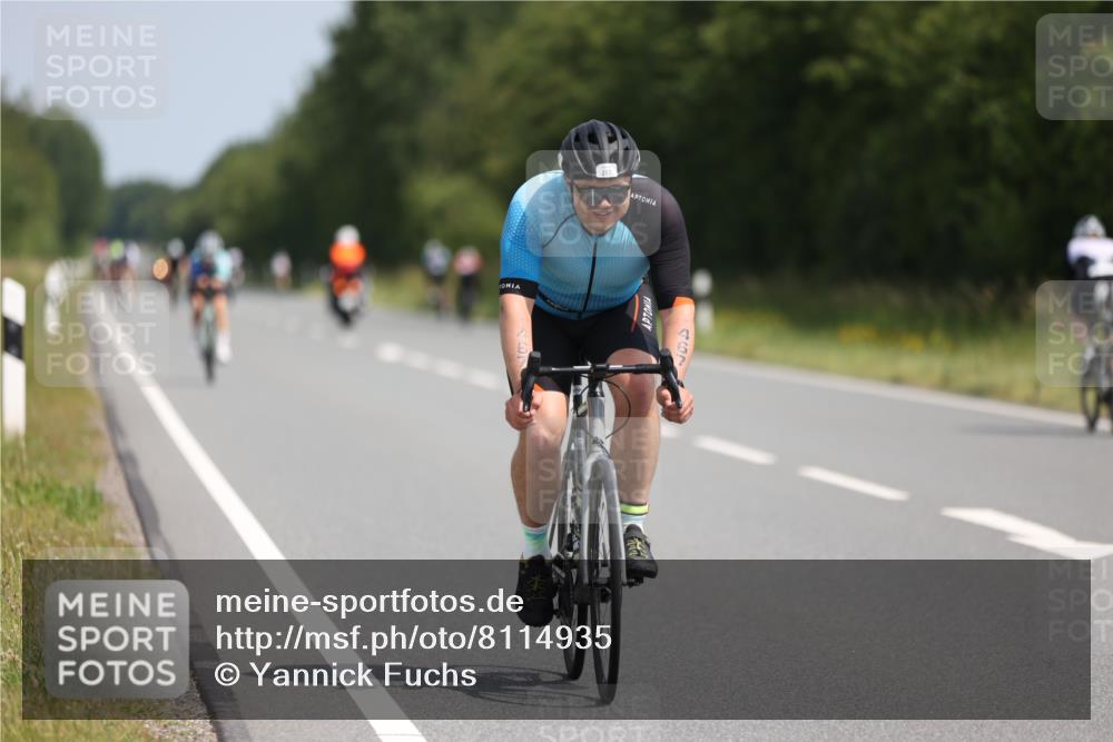 22.06.2025 - Viking Triathlon Yannick Fuchs http://msf.ph/oto/8114935 22.06.2025 11:39:49 Radfahren 19, 38, 113, 123, 127, 377, 395, 407, 467, 550, 554, 650 meine-sportfotos.de