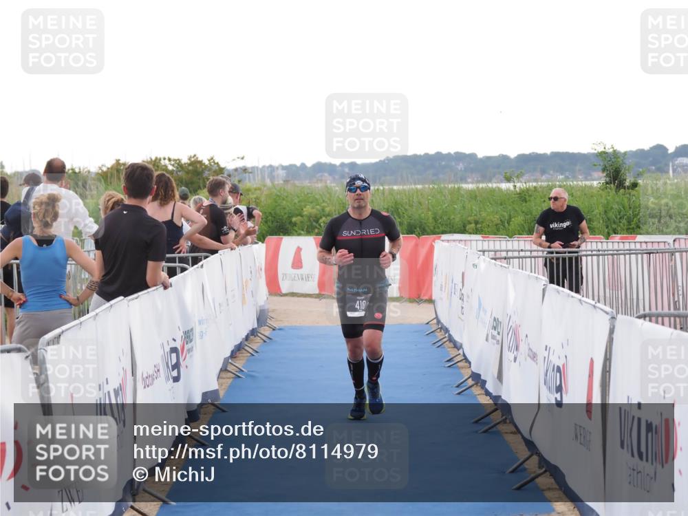 22.06.2025 - Viking Triathlon MichiJ http://msf.ph/oto/8114979 22.06.2025 16:26:32 Ziel 410 meine-sportfotos.de