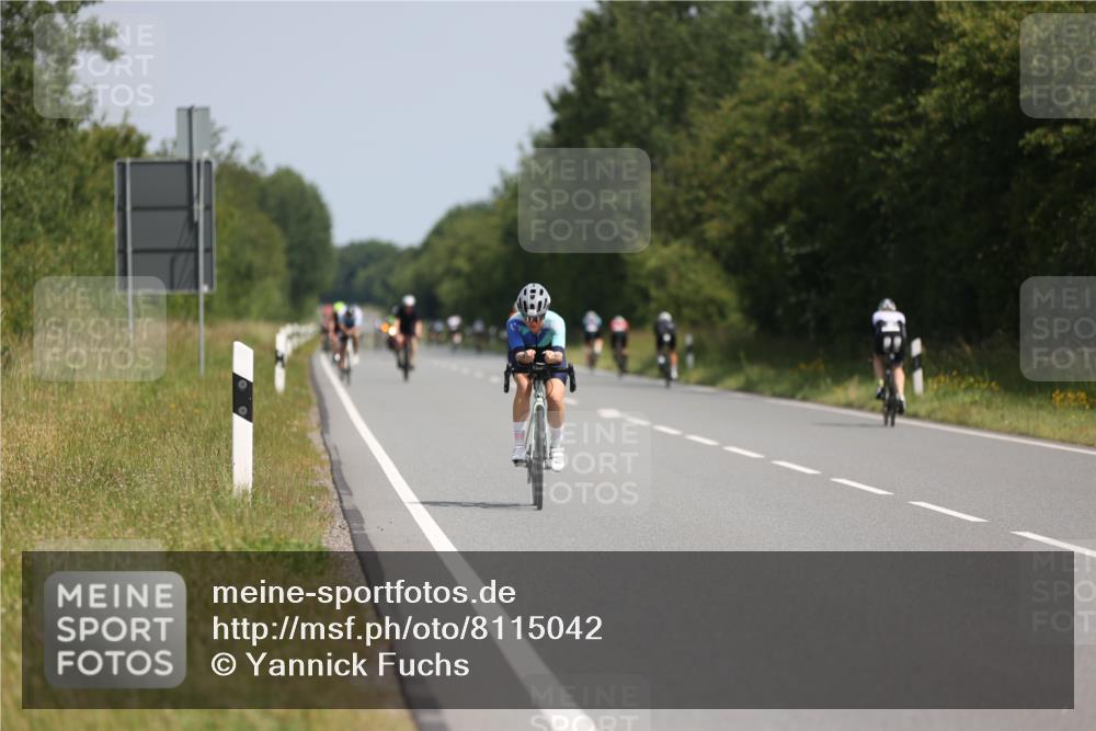 22.06.2025 - Viking Triathlon Yannick Fuchs http://msf.ph/oto/8115042 22.06.2025 11:39:52 Radfahren 19, 38, 113, 123, 127, 377, 388, 395, 407, 467, 550, 554, 650 meine-sportfotos.de