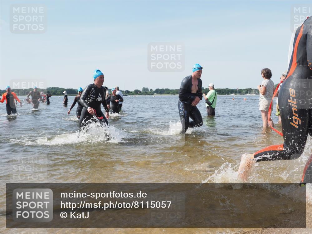 22.06.2025 - Viking Triathlon KatJ http://msf.ph/oto/8115057 22.06.2025 10:42:28 Schwimmen 16, 55, 65, 192, 281, 318, 326, 427, 465 meine-sportfotos.de